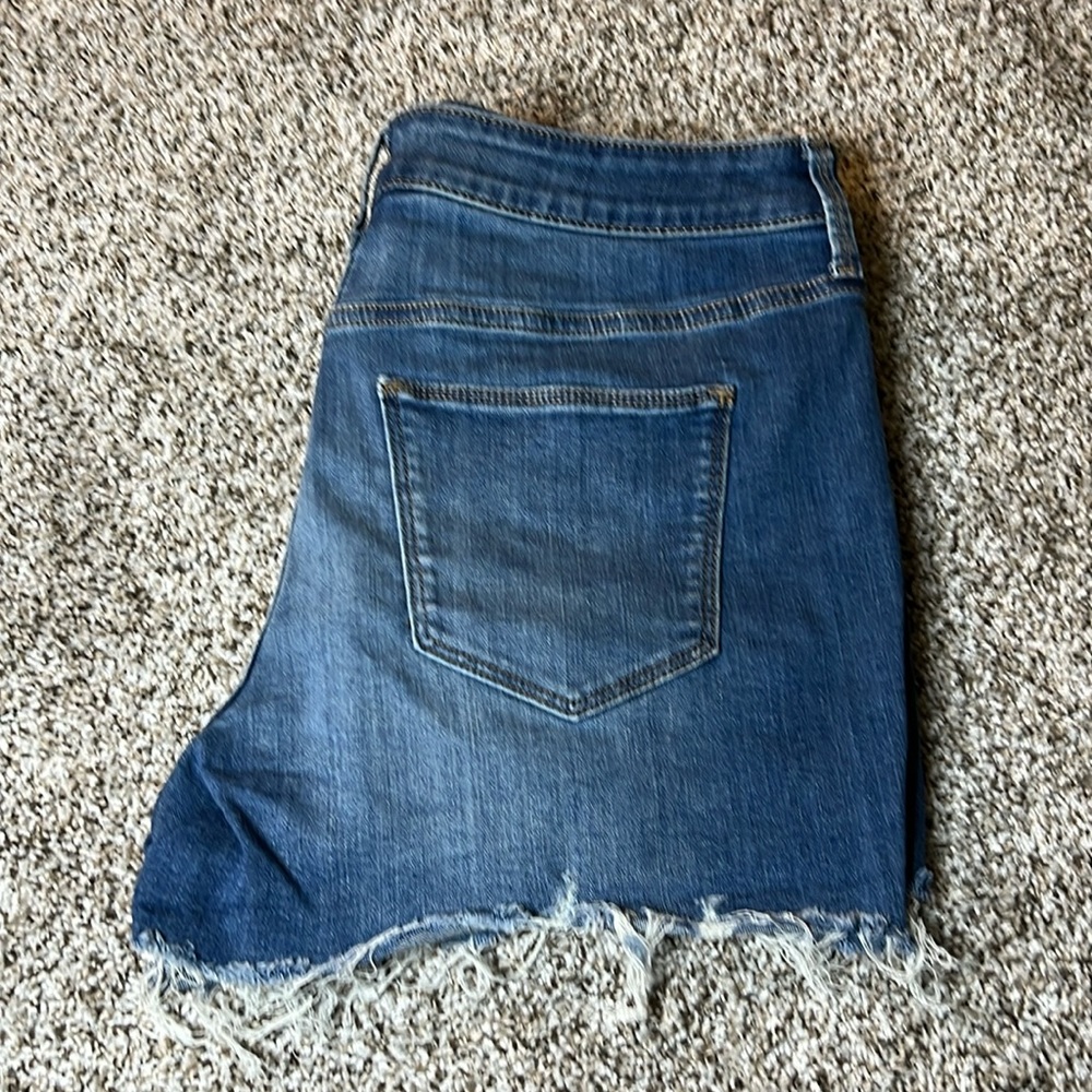Universal Thread, high rise midi short, size 12